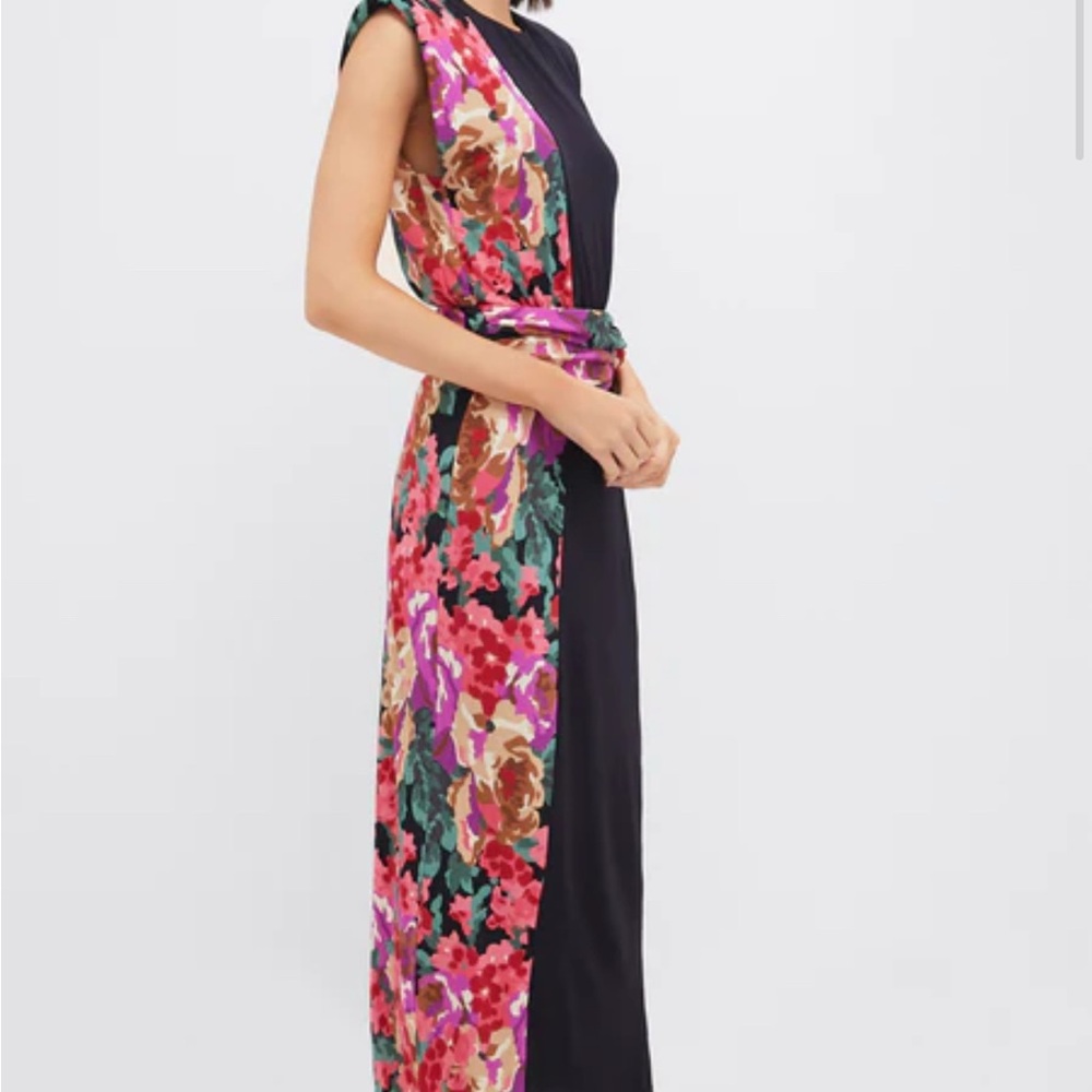 TUCKERNUCK
Climbing Roses Stretch Jersey Cleo Dress